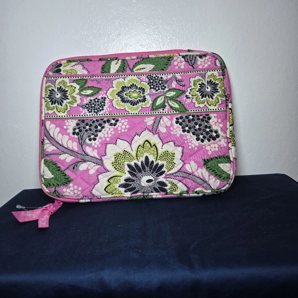 Vera Bradkey Ipad/ Tablet Zippered Case Priscilla Pink Pattern Fits 7